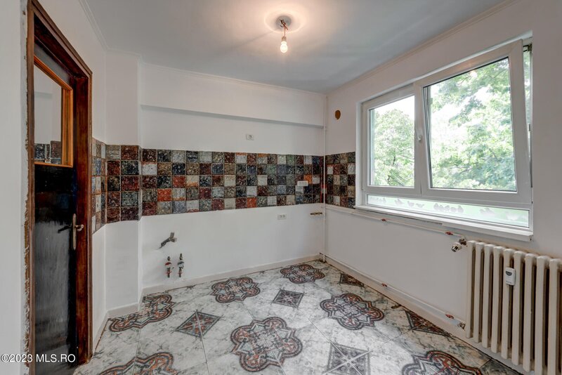 Bdul Constructorilor vis a vis de Kaufland, apartament 3 camere,