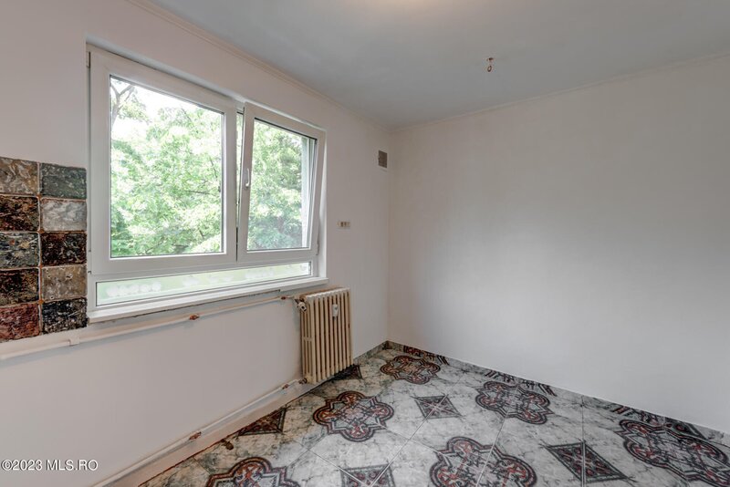 Bdul Constructorilor vis a vis de Kaufland, apartament 3 camere,